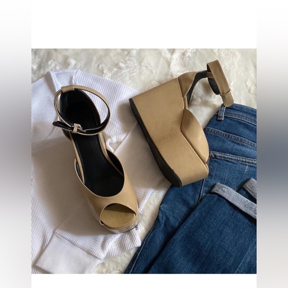 CELINE Platform Peep Toe Shoes soft leather size 37 - Picture 2 of 15